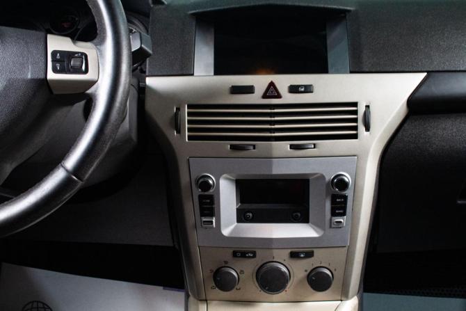 Opel Astra H Рестайлинг с пробегом 2007 года, цена 399 000 рублей, 240000 км, хэтчбек, Автокод Объявления