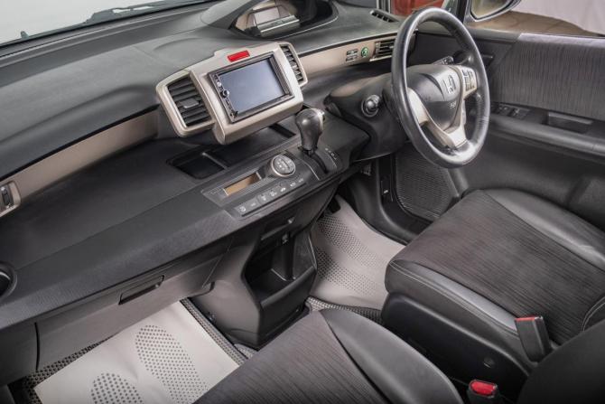 Honda Freed I Рестайлинг с пробегом 2012 года, цена 959 000 рублей, 238000 км, компактвэн, Автокод Объявления