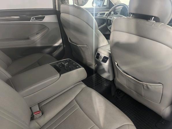 Hyundai Genesis II с пробегом 2014 года, цена 1 729 000 рублей, 145000 км, седан, Автокод Объявления