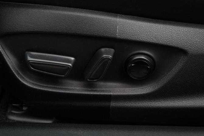 Toyota Camry VIII (XV70) Рестайлинг с пробегом 2023 года, цена 3 850 000 рублей, 21600 км, седан, Автокод Объявления