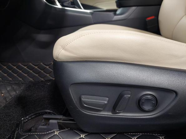 Toyota RAV4 V (XA50) с пробегом 2019 года, цена 3 350 000 рублей, 55620 км, внедорожник, Автокод Объявления