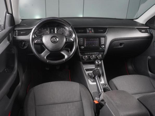 Skoda Octavia III (A7) с пробегом 2015 года, цена 1 599 000 рублей, 218798 км, лифтбек, Автокод Объявления