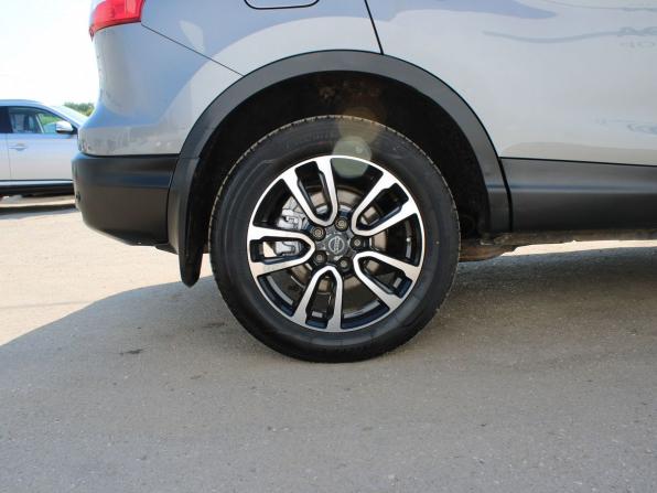 Nissan Qashqai II с пробегом 2014 года, цена 1 549 000 рублей, 98962 км, внедорожник, Автокод Объявления