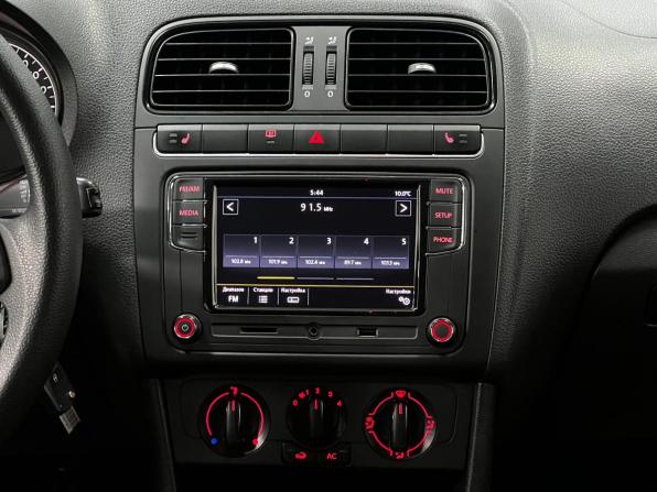Volkswagen Polo V с пробегом 2012 года, цена 690 000 рублей, 190304 км, седан, Автокод Объявления