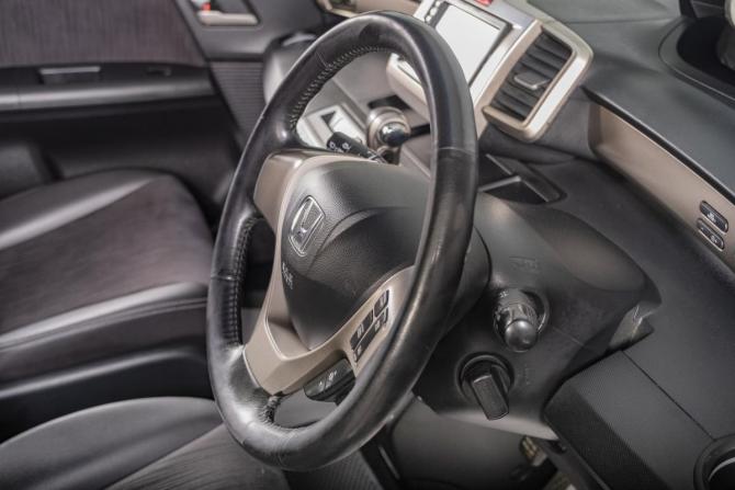 Honda Freed I Рестайлинг с пробегом 2012 года, цена 959 000 рублей, 238000 км, компактвэн, Автокод Объявления