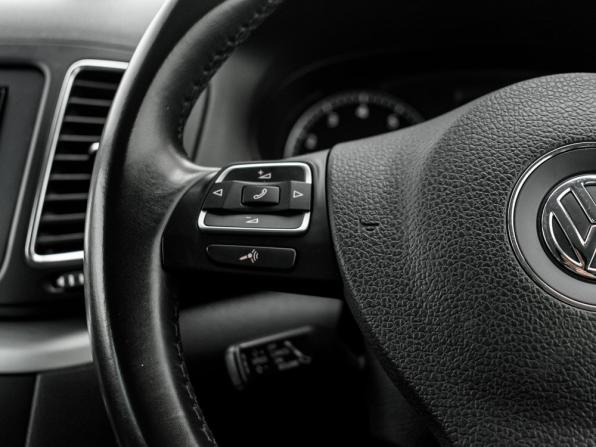 Volkswagen Sharan II с пробегом 2012 года, цена 1 380 000 рублей, 112112 км, минивэн, Автокод Объявления