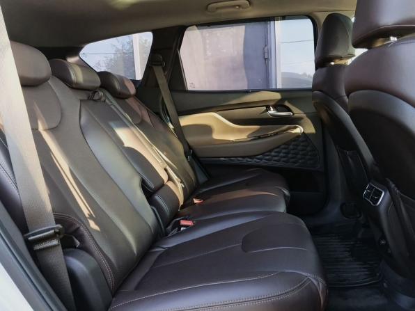 Hyundai Santa Fe IV Рестайлинг с пробегом 2022 года, цена 3 949 000 рублей, 21600 км, внедорожник, Автокод Объявления