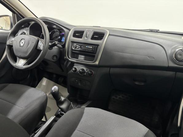 Renault Sandero II с пробегом 2016 года, цена 930 000 рублей, 83471 км, хэтчбек, Автокод Объявления