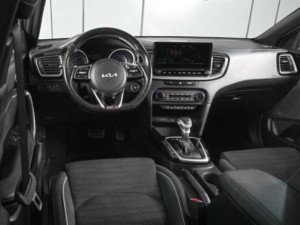 Kia Ceed III Рестайлинг с пробегом 2021 года, цена 2 119 000 рублей, 54270 км, универсал, Автокод Объявления