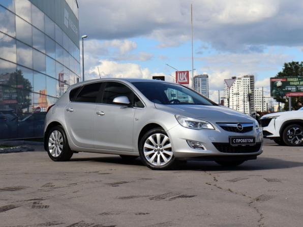 Opel Astra J с пробегом 2011 года, цена 675 000 рублей, 141490 км, хэтчбек, Автокод Объявления