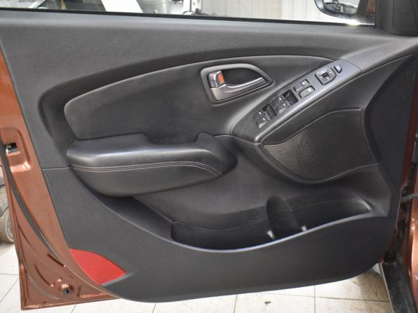 Hyundai ix35 I Рестайлинг с пробегом 2014 года, цена 1 299 000 рублей, 166941 км, внедорожник, Автокод Объявления