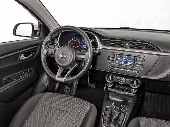 Kia Rio IV Рестайлинг с пробегом 2021 года, цена 1 655 000 рублей, 41914 км, седан, Автокод Объявления