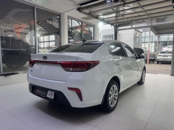 Kia Rio IV с пробегом 2018 года, цена 1 340 000 рублей, 123570 км, седан, Автокод Объявления