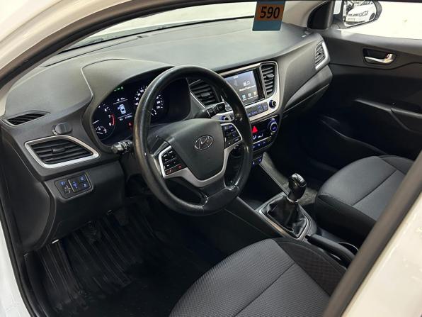 Hyundai Solaris II с пробегом 2018 года, цена 910 000 рублей, 211610 км, седан, Автокод Объявления
