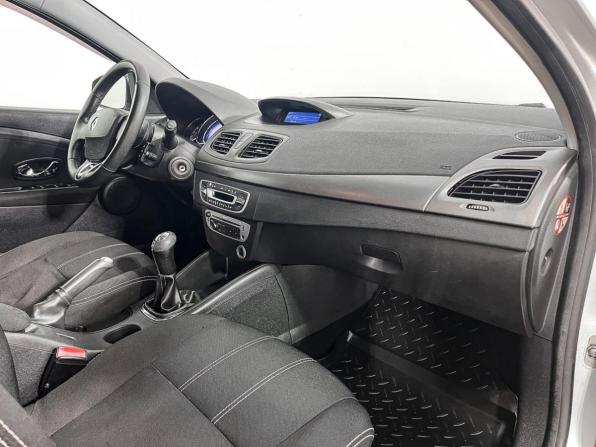 Renault Fluence I Рестайлинг с пробегом 2013 года, цена 771 200 рублей, 157939 км, седан, Автокод Объявления