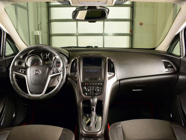 Opel Astra J с пробегом 2011 года, цена 669 995 рублей, 220535 км, хэтчбек, Автокод Объявления