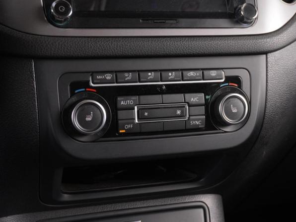 Volkswagen Tiguan I Рестайлинг с пробегом 2015 года, цена 1 599 000 рублей, 83411 км, внедорожник, Автокод Объявления