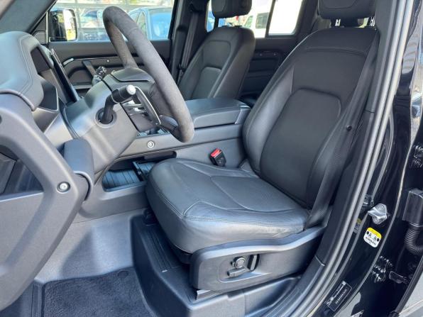 Land Rover Defender II с пробегом 2022 года, цена 14 500 000 рублей, 32610 км, внедорожник, Автокод Объявления