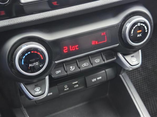 Kia Rio IV с пробегом 2018 года, цена 1 399 000 рублей, 126224 км, хэтчбек, Автокод Объявления
