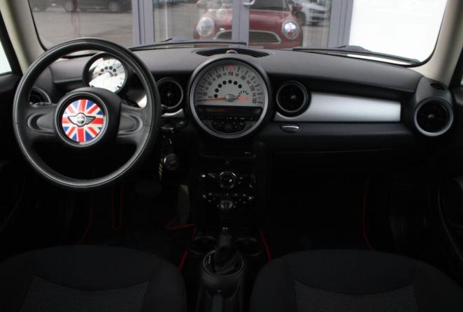 Mini Hatch II (R56) Рестайлинг с пробегом 2011 года, цена 780 000 рублей, 135467 км, хэтчбек, Автокод Объявления