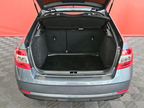 Skoda Octavia III (A7) Рестайлинг с пробегом 2018 года, цена 1 699 000 рублей, 123381 км, лифтбек, Автокод Объявления