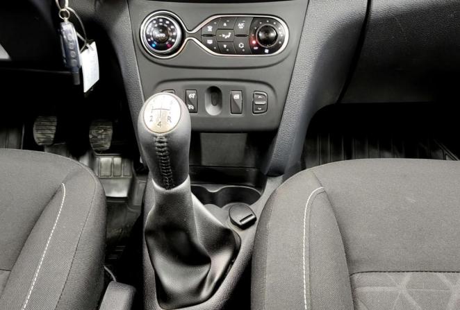 Renault Sandero II с пробегом 2016 года, цена 840 000 рублей, 214200 км, хэтчбек, Автокод Объявления