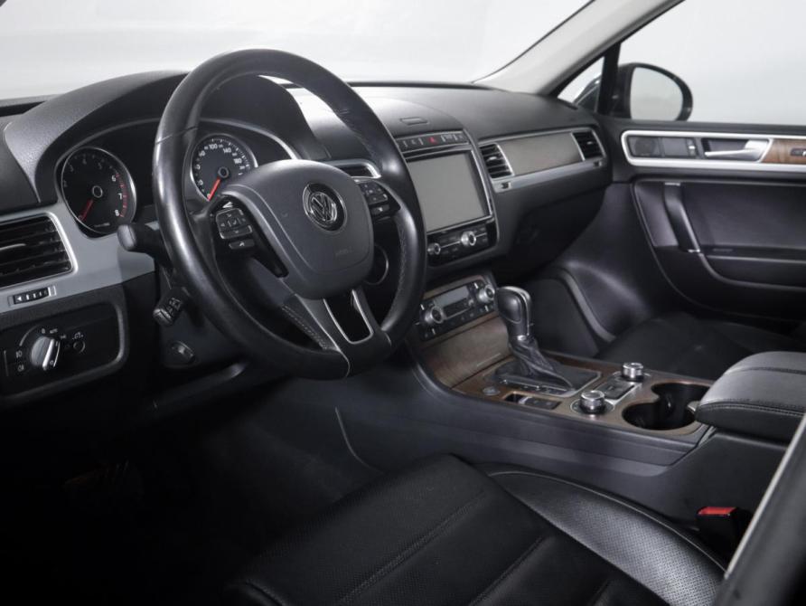 Volkswagen Touareg II Рестайлинг Москва  - изображение 14