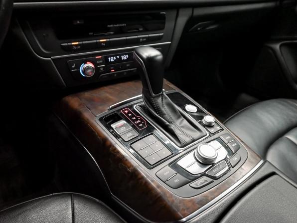 Audi A6 IV (C7) Рестайлинг с пробегом 2015 года, цена 2 660 000 рублей, 184243 км, седан, Автокод Объявления
