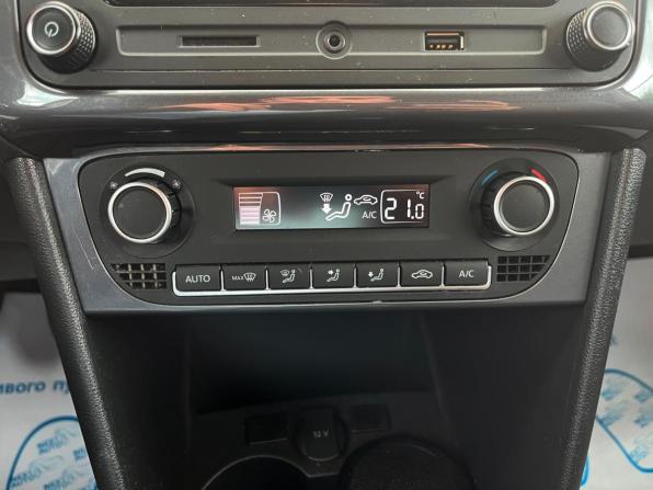 Volkswagen Polo V Рестайлинг с пробегом 2019 года, цена 1 275 600 рублей, 74981 км, седан, Автокод Объявления