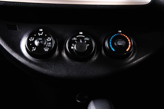 Toyota Vitz III (XP130) Рестайлинг с пробегом 2016 года, цена 819 000 рублей, 217547 км, хэтчбек, Автокод Объявления