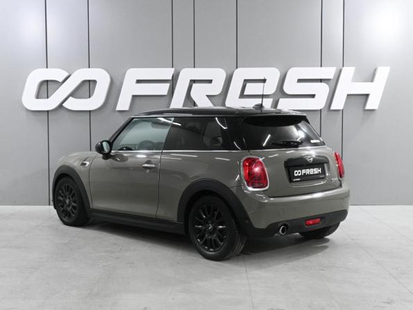 Mini Hatch III (F55/F56) Рестайлинг с пробегом 2019 года, цена 1 999 000 рублей, 109065 км, хэтчбек, Автокод Объявления