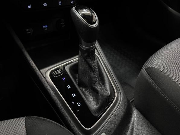 Hyundai Solaris II Рестайлинг с пробегом 2021 года, цена 1 750 000 рублей, 67753 км, седан, Автокод Объявления