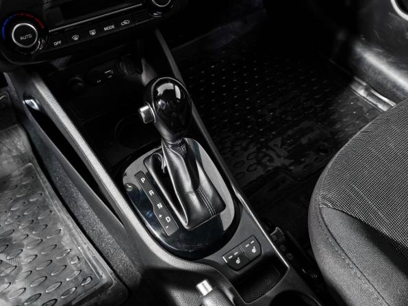 Kia Rio III Рестайлинг с пробегом 2016 года, цена 980 000 рублей, 141444 км, хэтчбек, Автокод Объявления