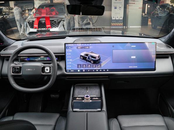 Lynk &amp; Co 900 с пробегом 2025 года, цена 7 700 000 рублей, 2500 км, внедорожник, Автокод Объявления