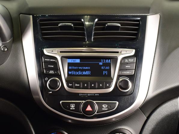 Hyundai Solaris I Рестайлинг с пробегом 2015 года, цена 935 995 рублей, 147793 км, седан, Автокод Объявления