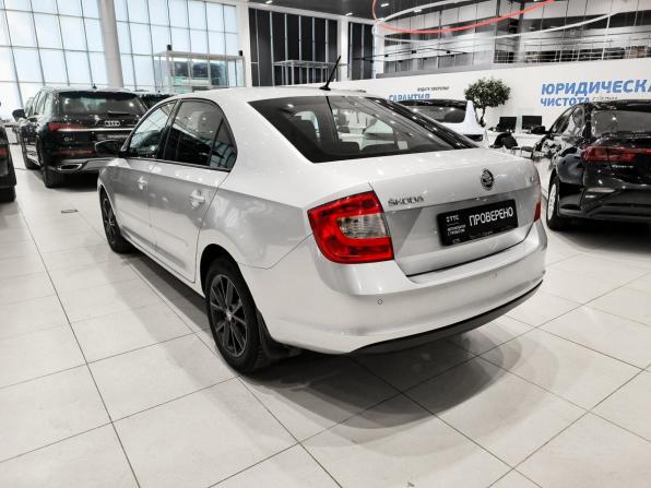 Skoda Rapid I с пробегом 2016 года, цена 950 000 рублей, 285000 км, лифтбек, Автокод Объявления