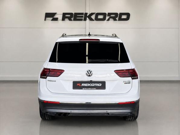 Volkswagen Tiguan II с пробегом 2017 года, цена 2 499 000 рублей, 134070 км, внедорожник, Автокод Объявления