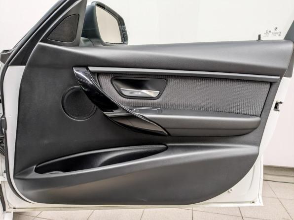 BMW 3 серии VI (F3x) Рестайлинг с пробегом 2017 года, цена 2 000 000 рублей, 95200 км, седан, Автокод Объявления