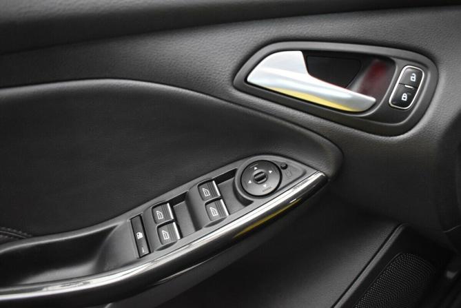 Ford Focus III Рестайлинг с пробегом 2017 года, цена 1 270 000 рублей, 114076 км, седан, Автокод Объявления