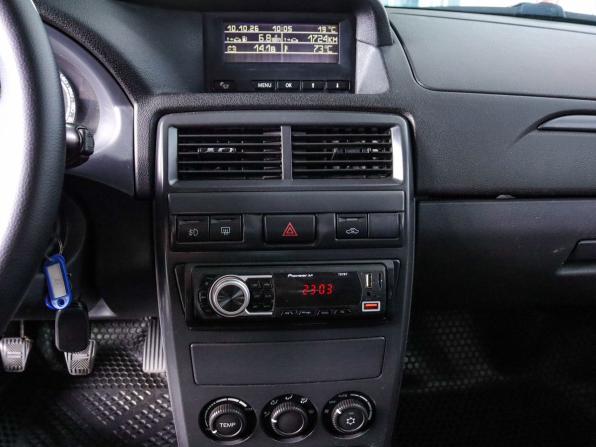 Lada (ВАЗ) Priora I Рестайлинг с пробегом 2015 года, цена 529 000 рублей, 147832 км, хэтчбек, Автокод Объявления