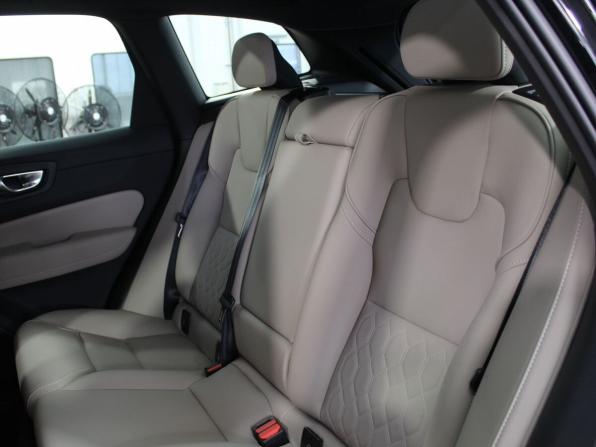 Volvo XC60 II Рестайлинг 2 с пробегом 2025 года, цена 6 050 000 рублей, 20 км, внедорожник, Автокод Объявления