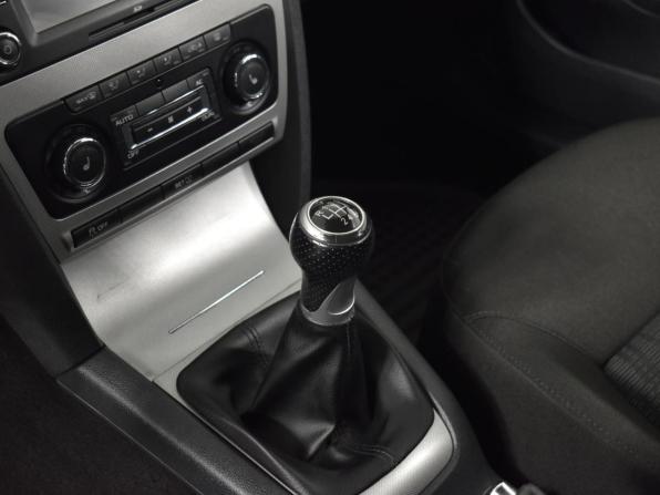 Skoda Octavia II (A5) Рестайлинг с пробегом 2011 года, цена 669 100 рублей, 268741 км, лифтбек, Автокод Объявления