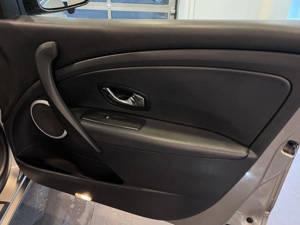 Renault Megane III с пробегом 2012 года, цена 720 000 рублей, 220875 км, хэтчбек, Автокод Объявления