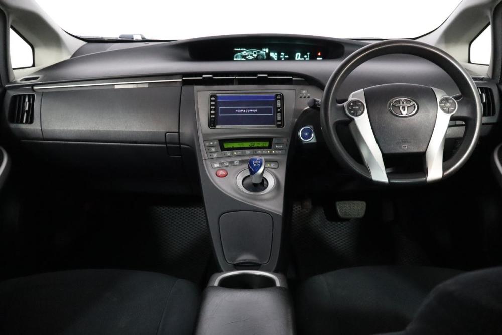 Toyota Prius III Рестайлинг (XW30) Санкт-Петербург  - изображение 9