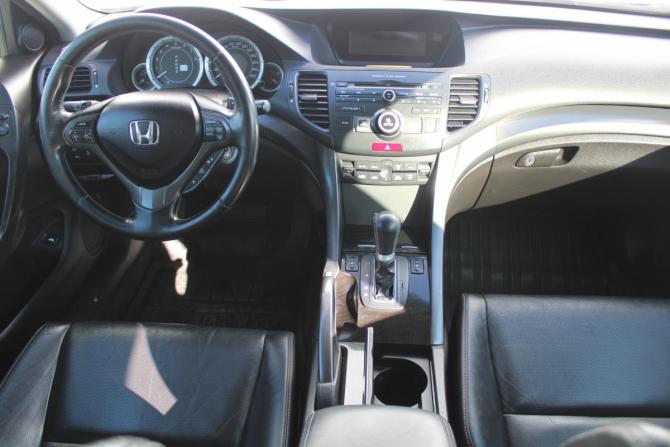 Honda Accord VIII Рестайлинг с пробегом 2012 года, цена 1 380 000 рублей, 236000 км, седан, Автокод Объявления