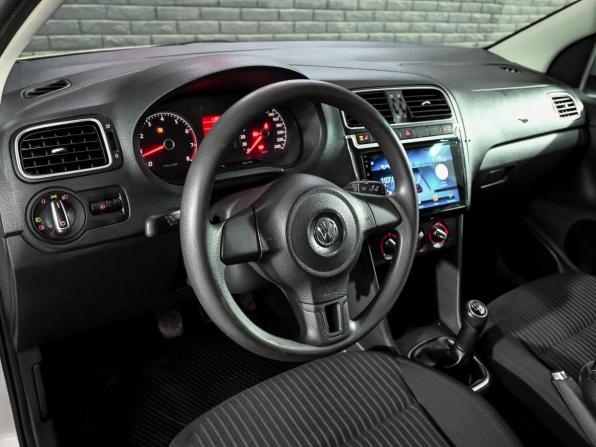 Volkswagen Polo V с пробегом 2010 года, цена 600 000 рублей, 255584 км, седан, Автокод Объявления