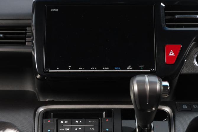 Honda Stepwgn V Рестайлинг с пробегом 2019 года, цена 2 489 000 рублей, 74121 км, минивэн, Автокод Объявления