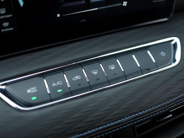 Haval Jolion I Рестайлинг с пробегом 2023 года, цена 2 039 000 рублей, 29601 км, внедорожник, Автокод Объявления