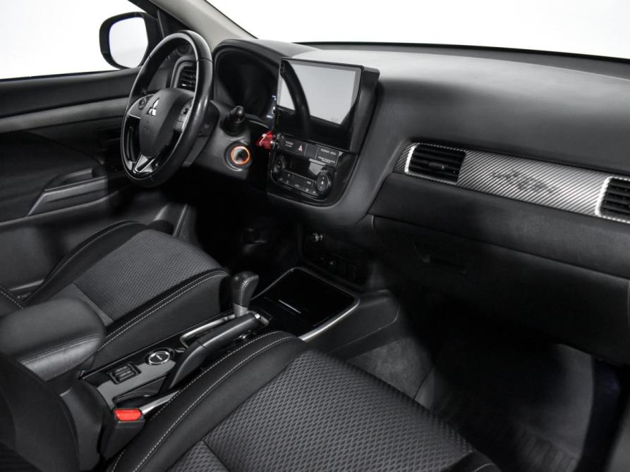 Mitsubishi Outlander III Рестайлинг 2 Санкт-Петербург  - изображение 14