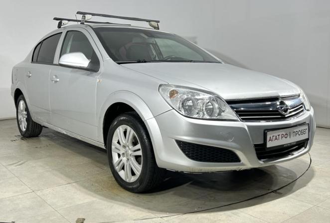 Opel Astra H Рестайлинг с пробегом 2013 года, цена 340 000 рублей, 322000 км, седан, Автокод Объявления